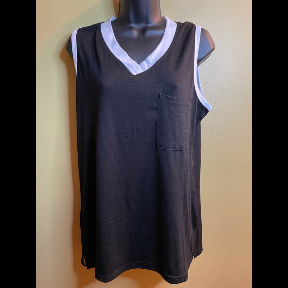 Black & White V-Neck Sleeveless Top